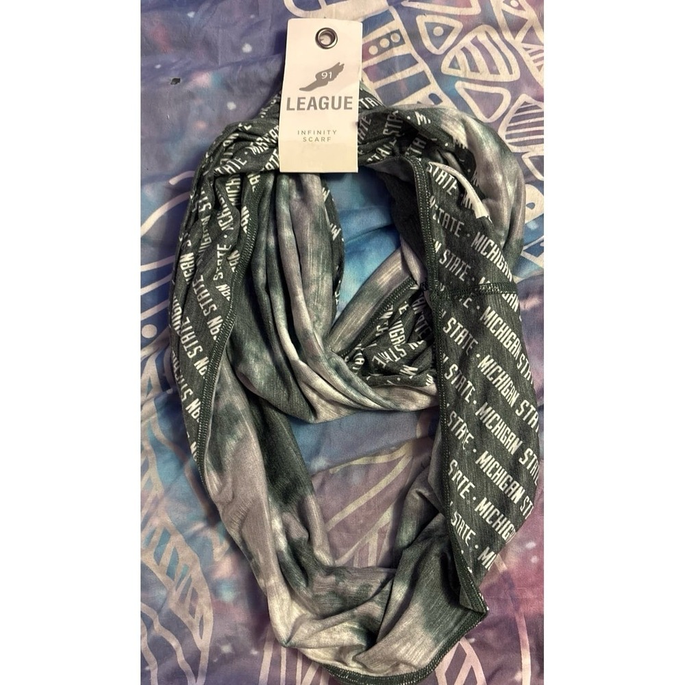 NEW League 91 NCAA Women's Michigan State University Spartans Infinity Scarf